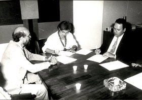 REITORA ANA DAYSE - ASSINATURA DE DOCUMENTOS