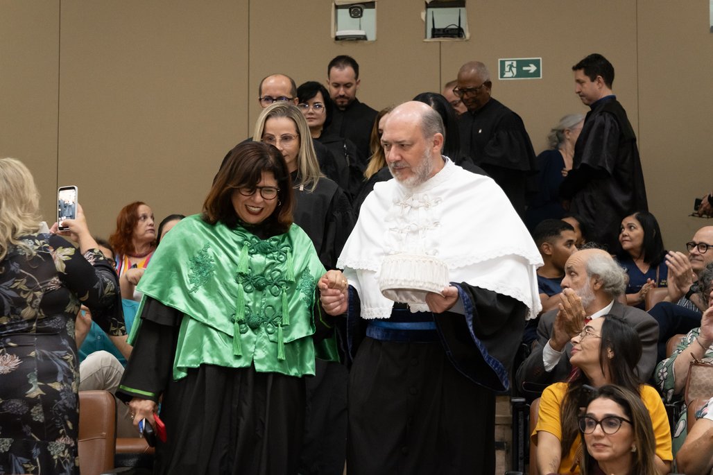Solenidade Honoris Causa e Professoras Eméritas Enfermagem