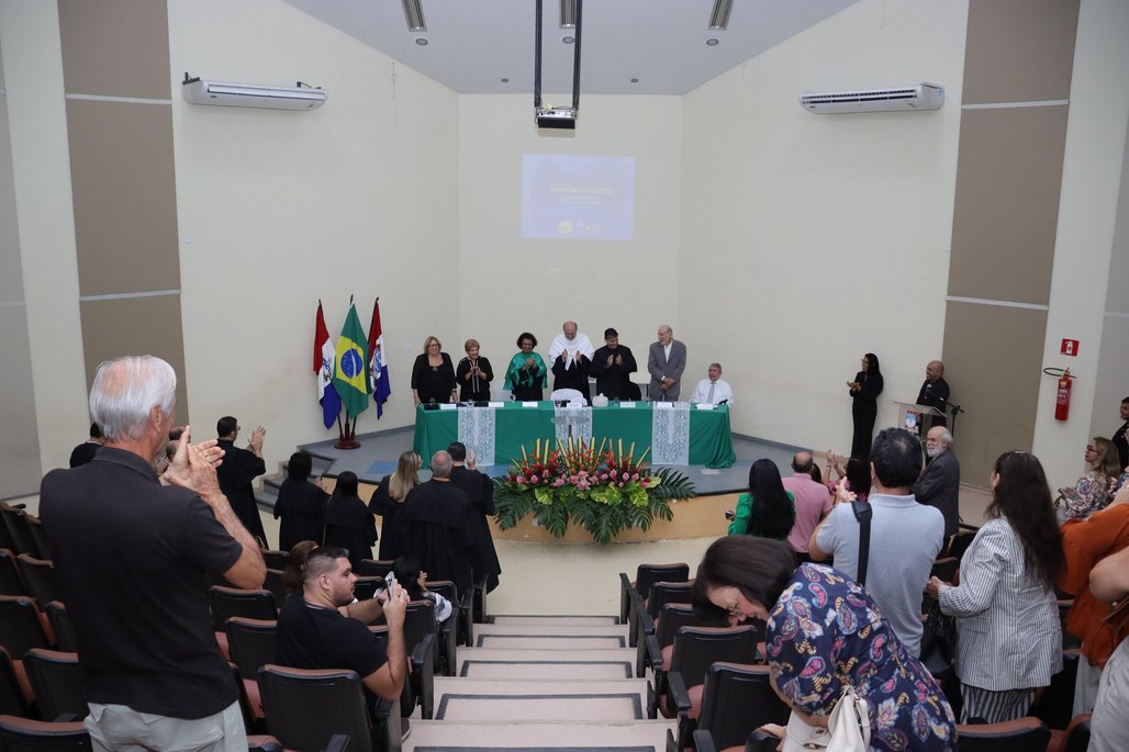 Solenidade Título Professor Emérito ICBS