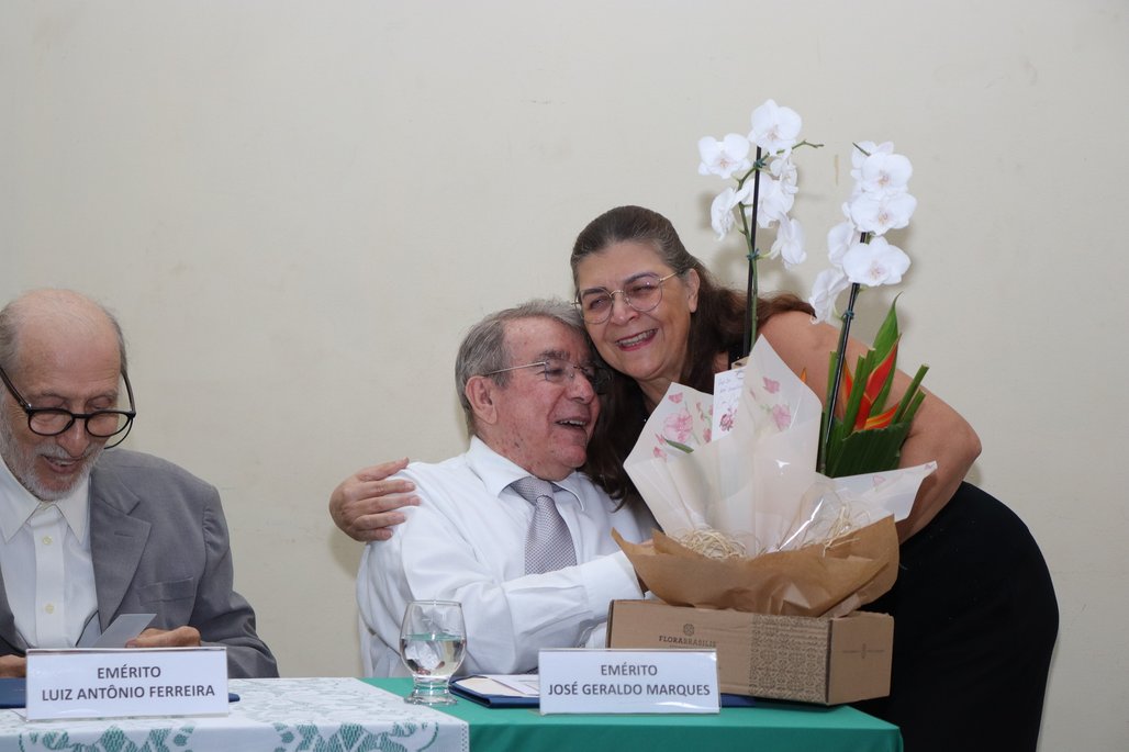 Solenidade Título Professor Emérito ICBS
