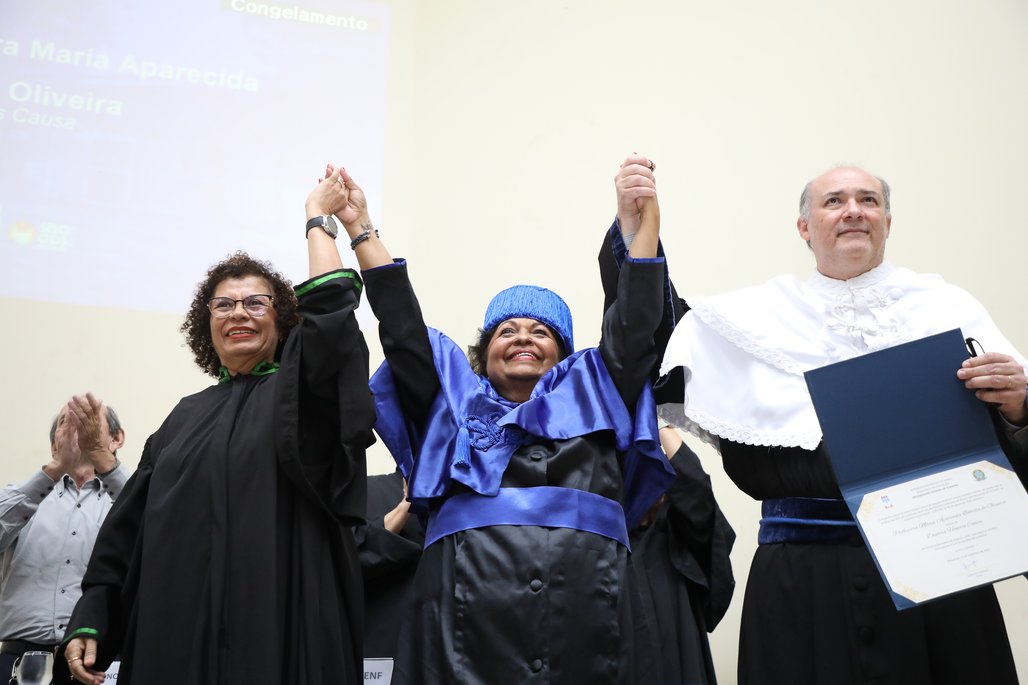 Doutor Honoris Causa \u002D Profa Cida