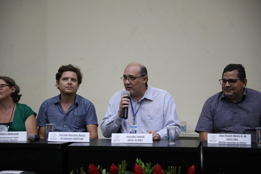 X Esocite \u002D Abertura