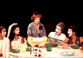 PEÇA DE TEATRO - PALHAÇOS