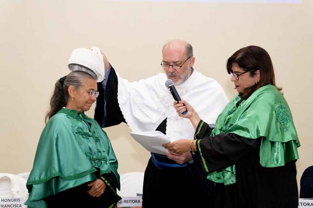 Solenidade Honoris Causa e Professoras Eméritas Enfermagem
