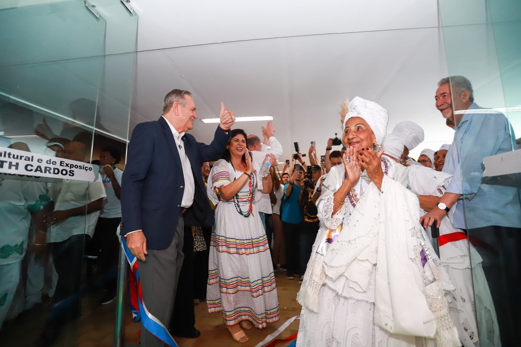 Bienal do Livro de lagoas 2025 \u002D dia 1 \u002D 31/10