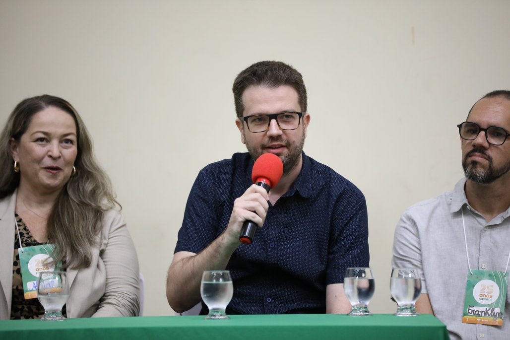 25 anos Curso Farmácia
