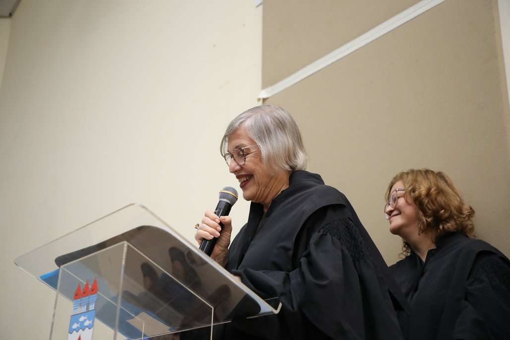 Doutor Honoris Causa \u002D Profa Cida