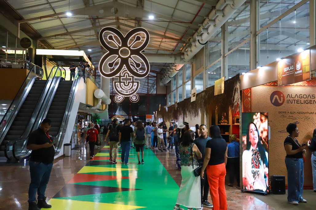Bienal do Livro de lagoas 2025 \u002D dia 1 \u002D 31/10