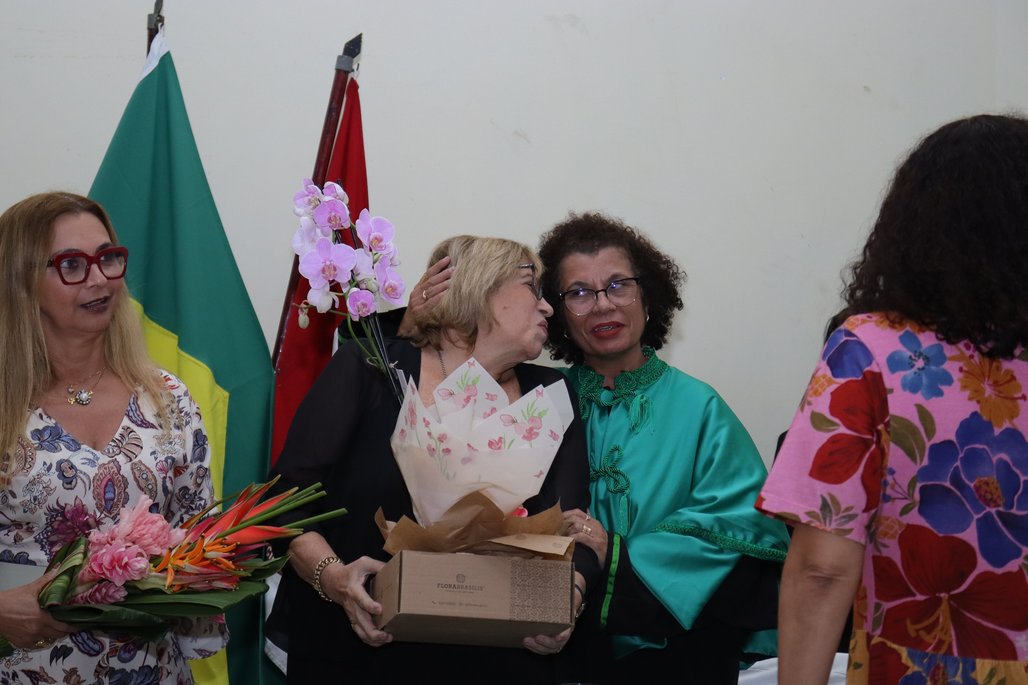 Solenidade Título Professor Emérito ICBS