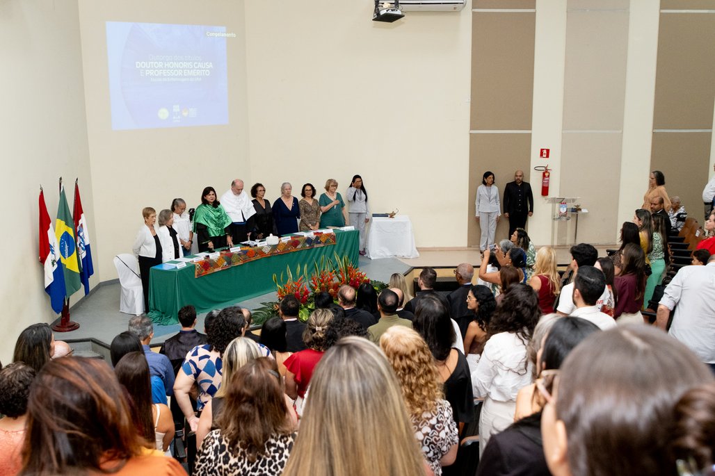 Solenidade Honoris Causa e Professoras Eméritas Enfermagem