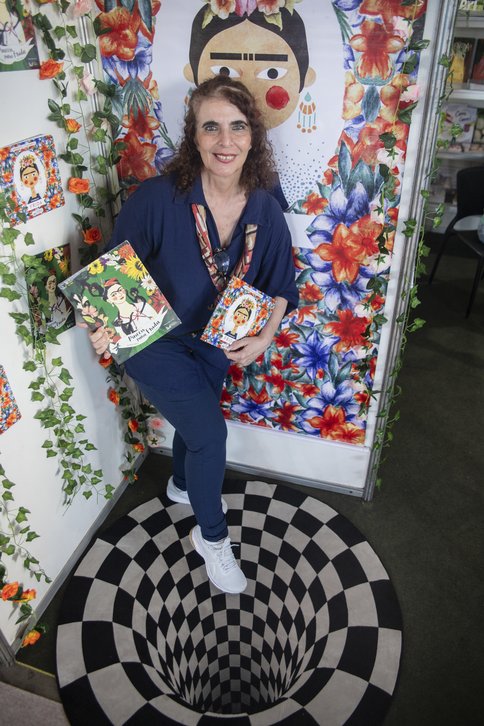 Bienal do Livro de lagoas 2025 \u002D dia 31/10 Adriano arantos