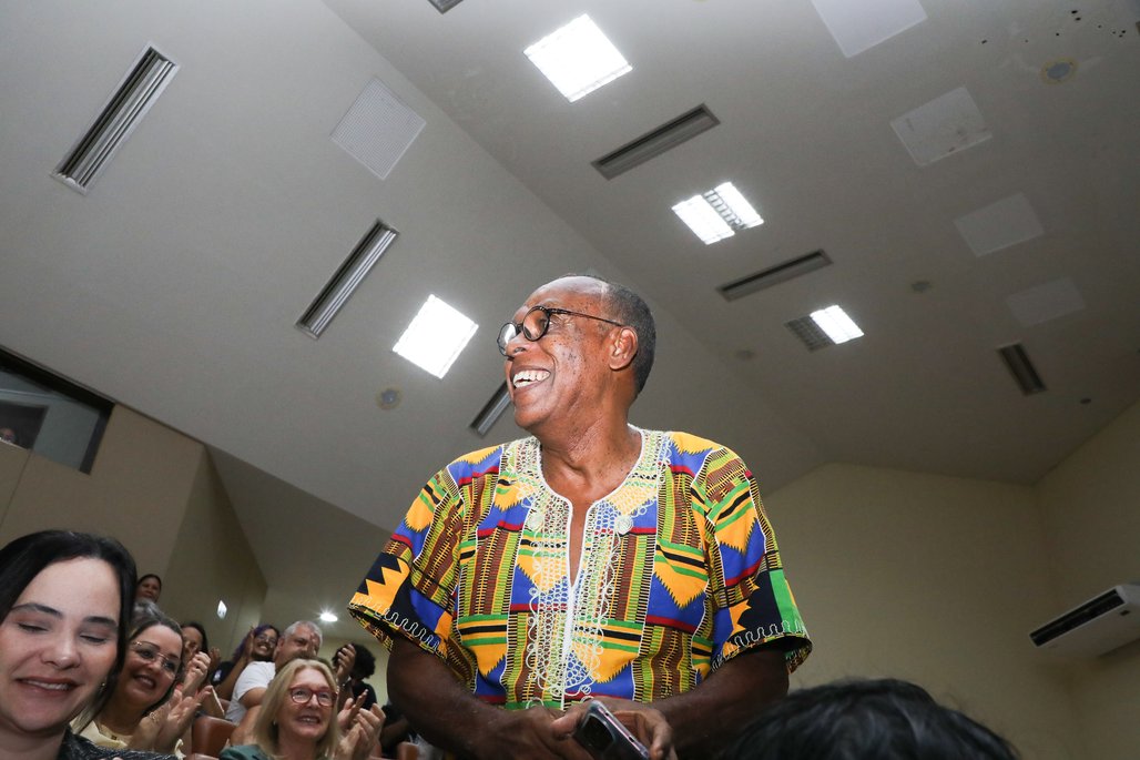 Doutor Honoris Causa \u002D Profa Cida