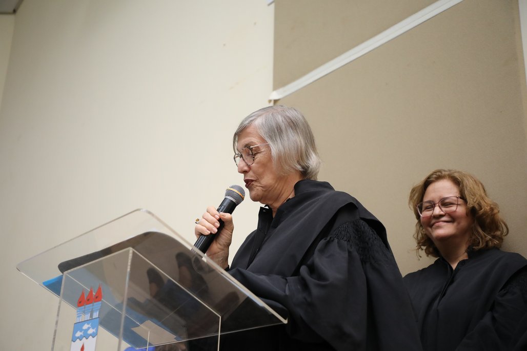 Doutor Honoris Causa \u002D Profa Cida