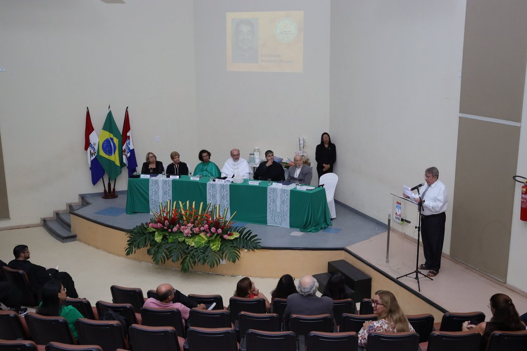 Solenidade Título Professor Emérito ICBS
