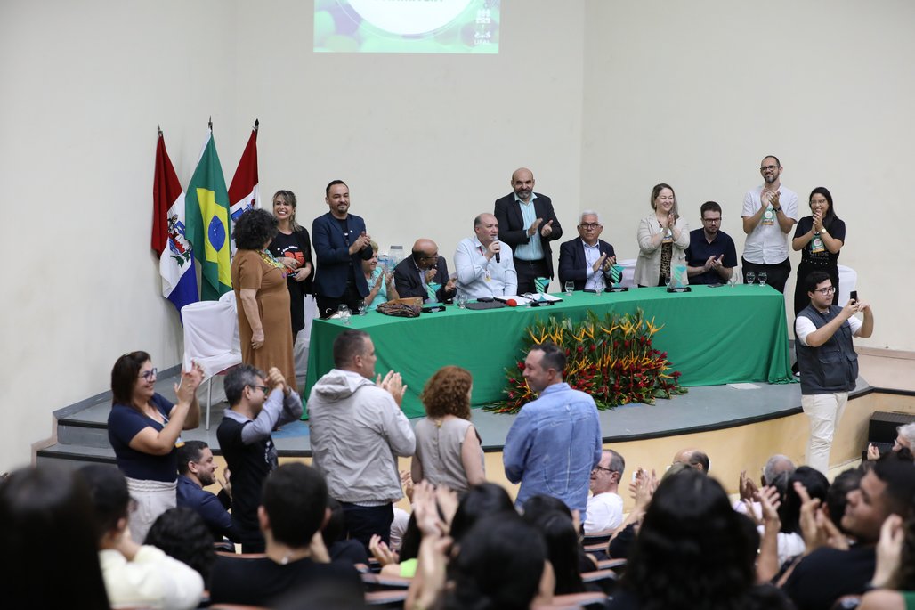 25 anos Curso Farmácia
