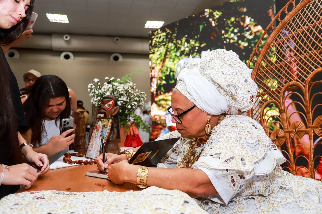 Bienal do Livro de lagoas 2025 \u002D dia 2 \u002D 01/11