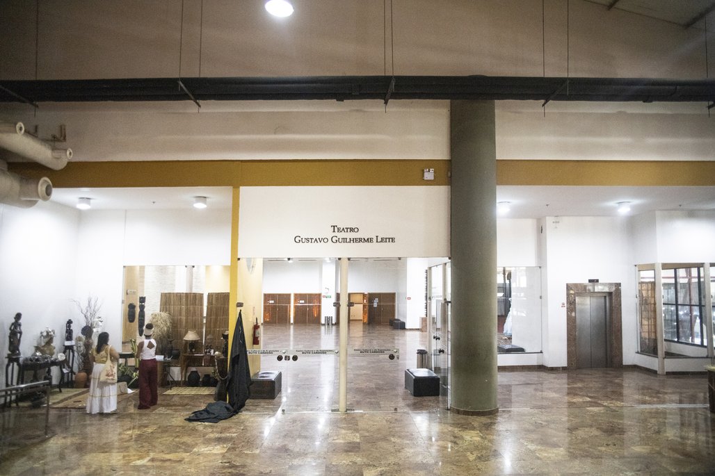 Bienal do Livro de lagoas 2025 \u002D dia 31/10 Adriano arantos