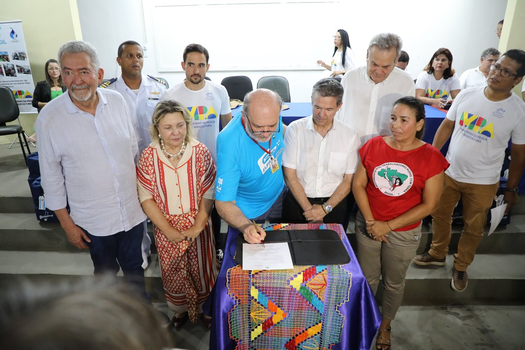Visita do Ministro André de Paula (Pesca e Aquicultura) ao CECA