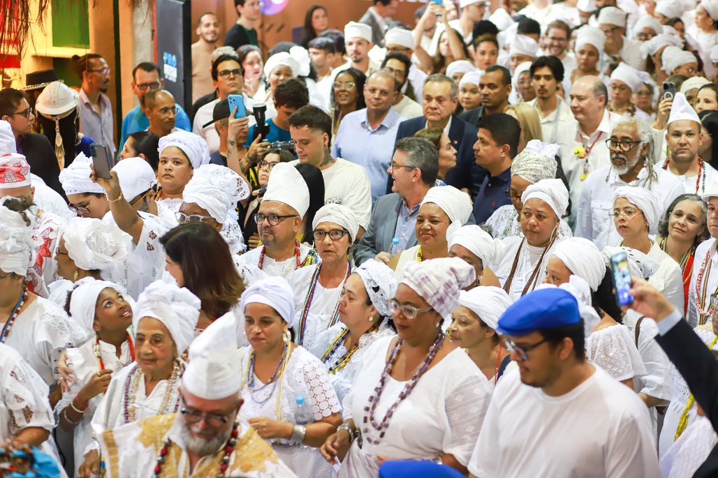 Bienal do Livro de lagoas 2025 \u002D dia 1 \u002D 31/10