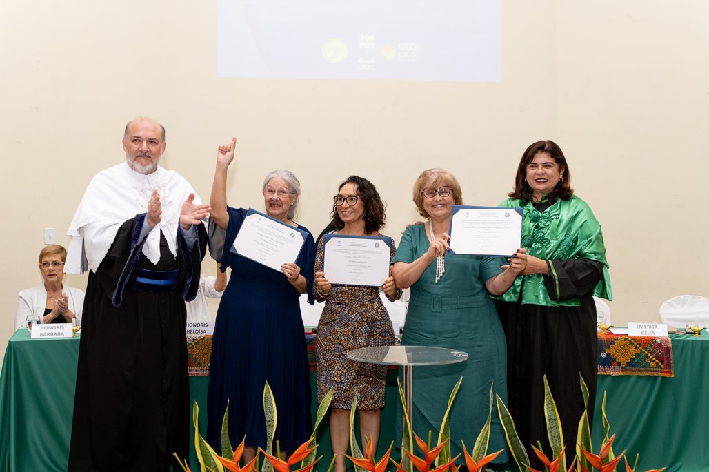 Solenidade Honoris Causa e Professoras Eméritas Enfermagem