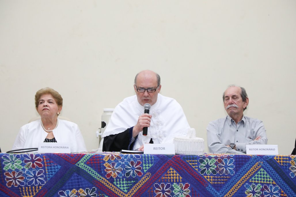 Doutor Honoris Causa \u002D Profa Cida