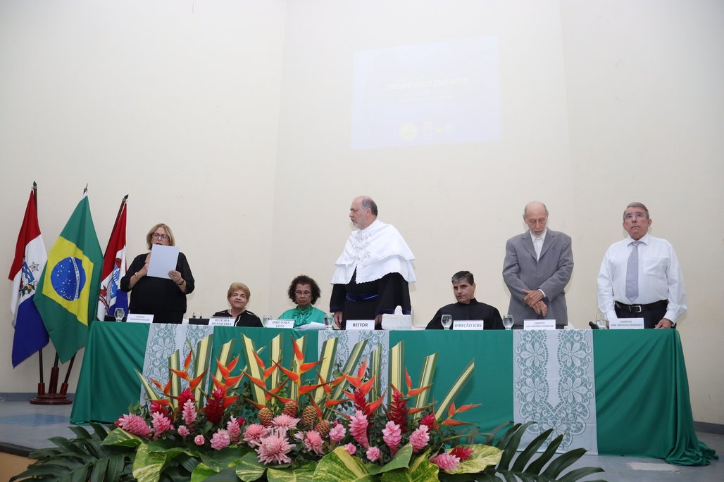 Solenidade Título Professor Emérito ICBS