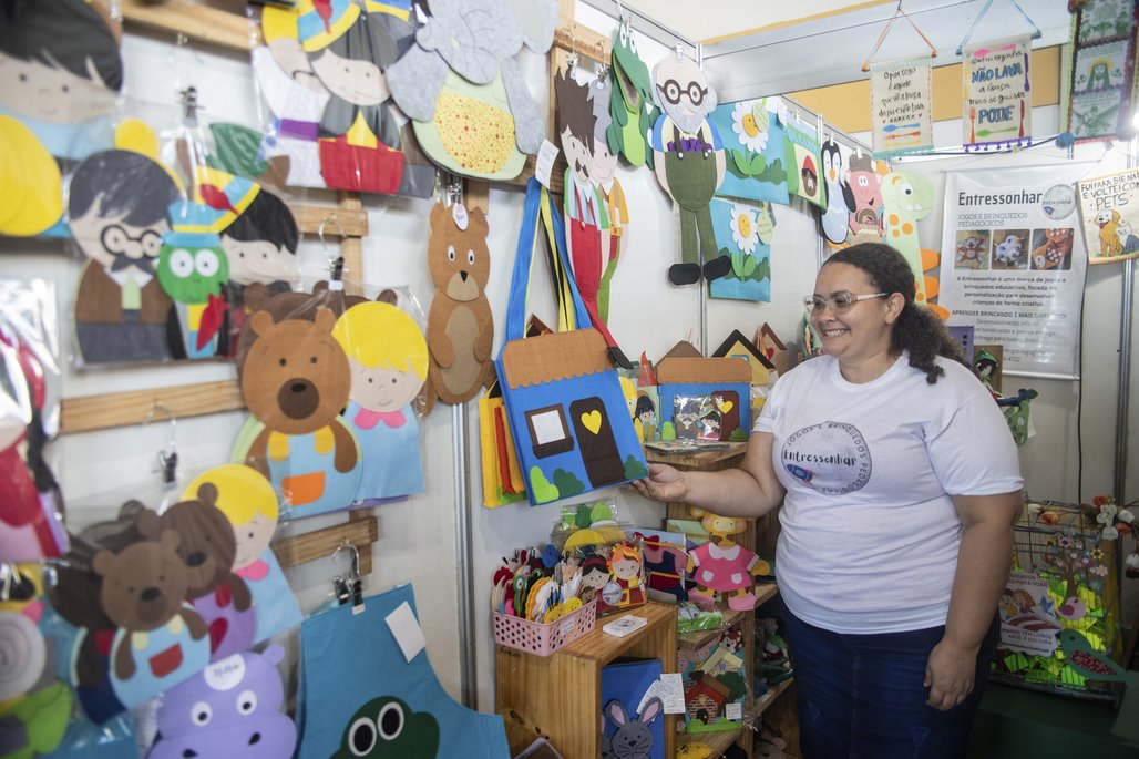 Bienal do Livro de lagoas 2025 \u002D dia 31/10 Adriano arantos